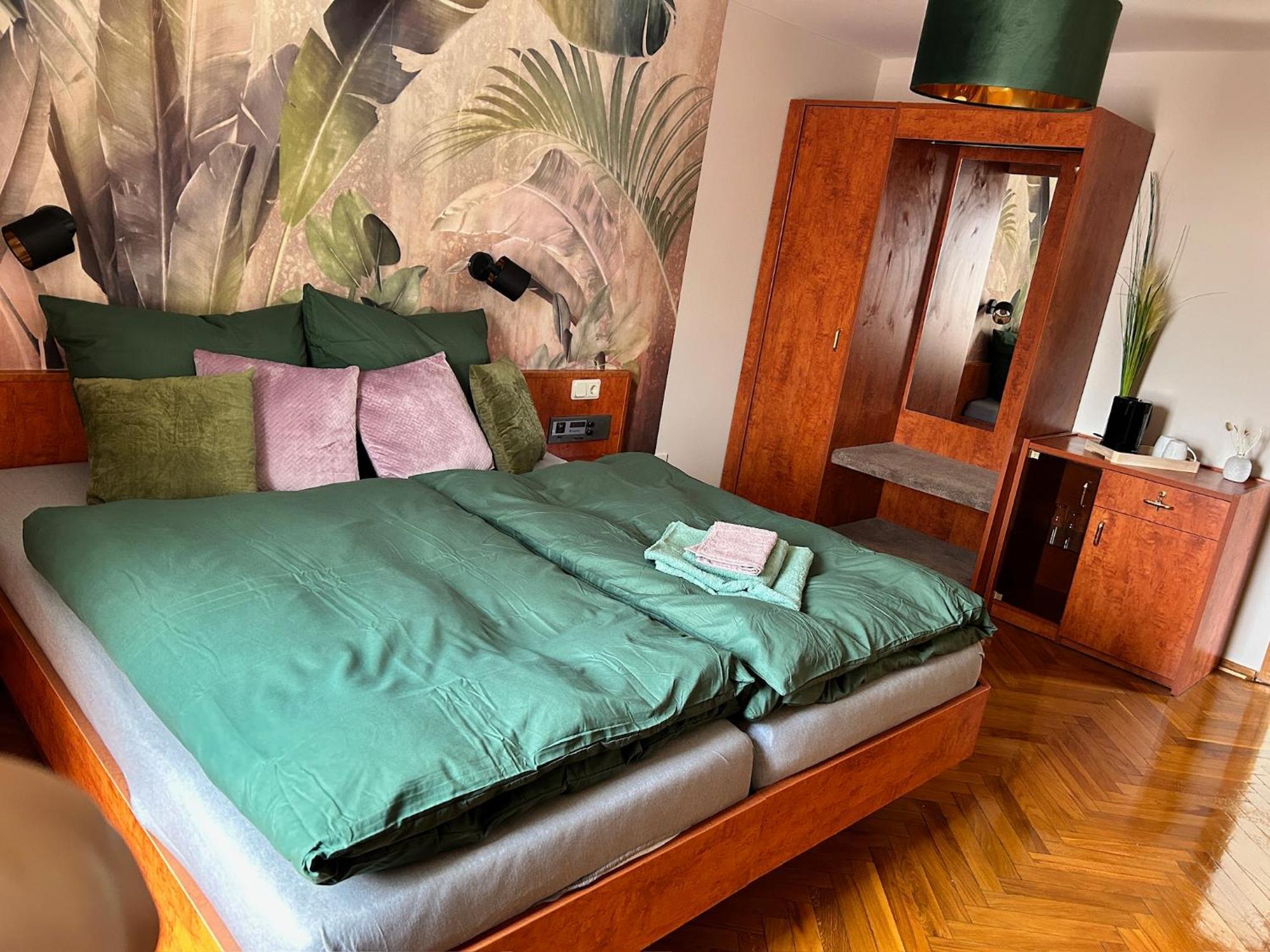 Pension Faulpelz - Doppelzimmer Flora Niederorschel Exteriör bild